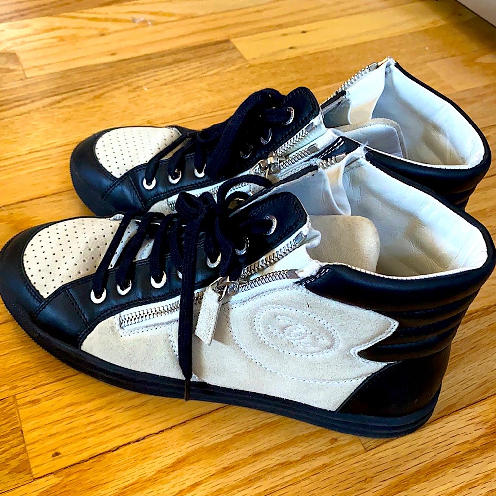 Authentic Chanel high top sneakers white suede navy trim